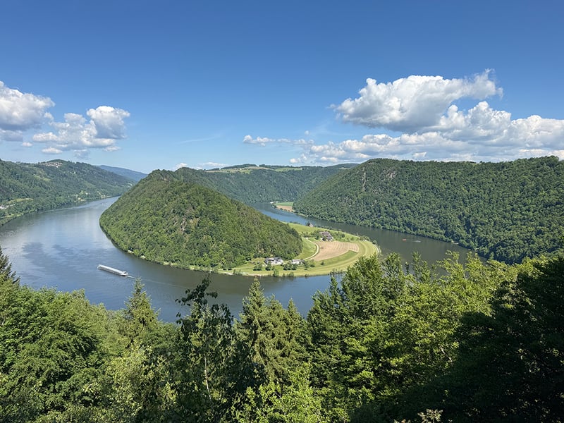 05.18.26 Schlogen1