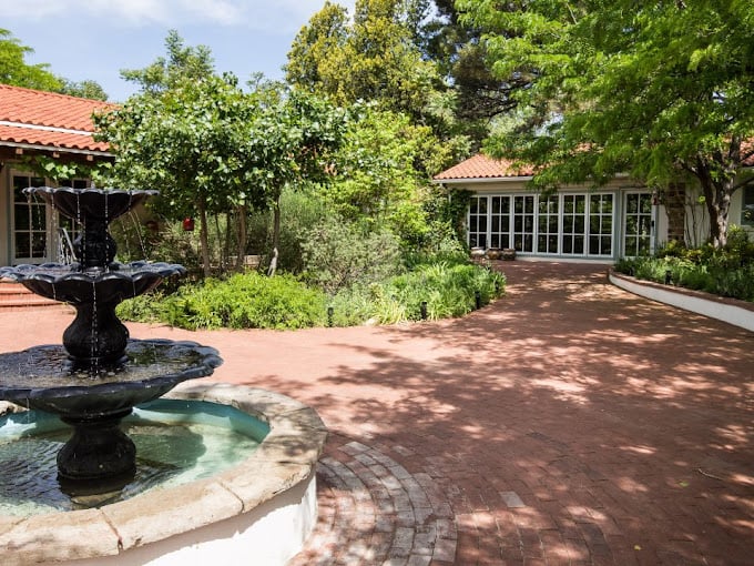 Casa Blanc B & B in Farmington