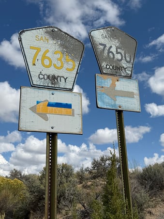 1009_14 Ah road signs sm