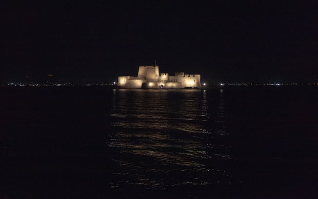 Napflio Harbor Castle at night