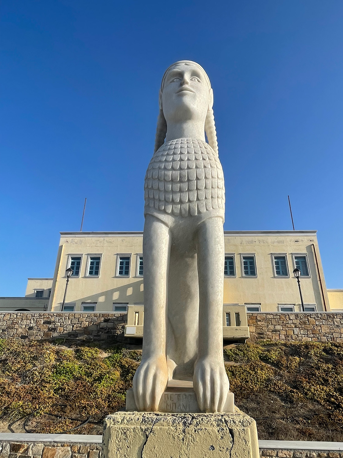 Naxos tour statue 1